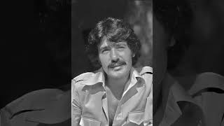 Ferdi̇ Tayfur - Sevgi̇ler Çi̇çek Gi̇bi̇ - Elektro Bağlama - Yeni̇ Versi̇yon