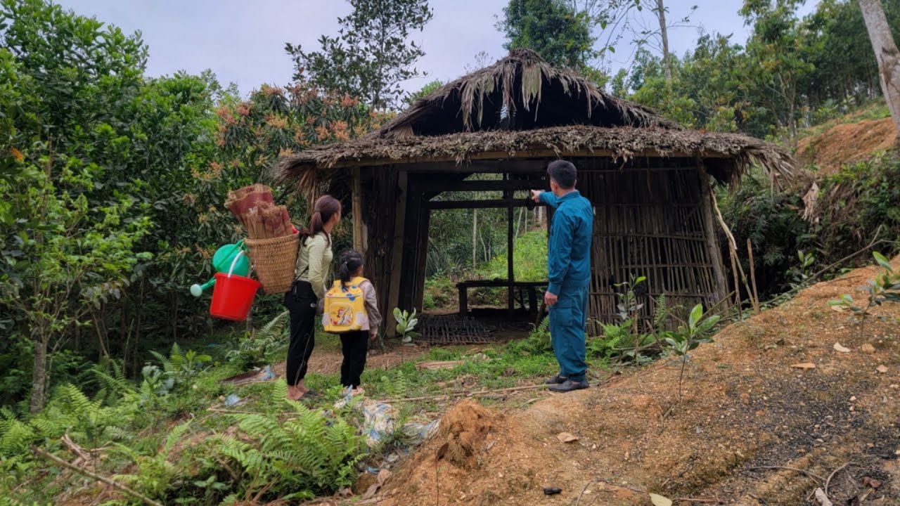 FULL VIDEO: 17 Year Old Girl TURNS This Abandoned House In The Woods Into Her DREAM Home