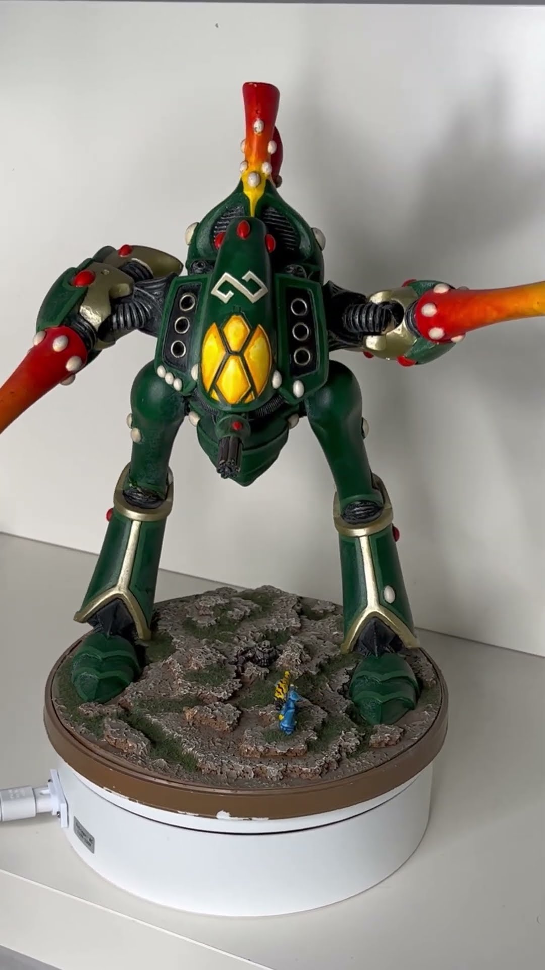 Original Eldar Revenant Titan - YouTube