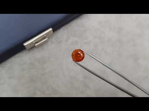 Vivid orange clinohumite 4.24 ct in round cut, Afghanistan Video  № 1