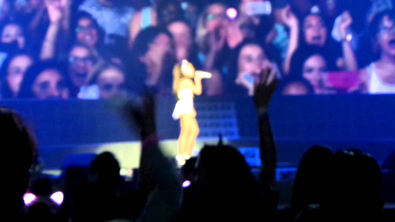 ariana grande montreal