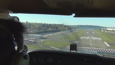 Cessna 172 Landing at Renton