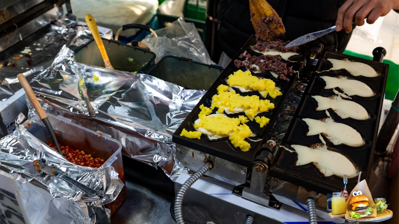 🇰🇷 Korean Street Food - Extra Chewy! FULLY LOADED Fish-shaped Bread with 4 Flavors