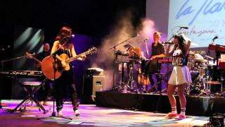 Julieta Venegas y Mala Rodriguez. "Eres Para Mi"