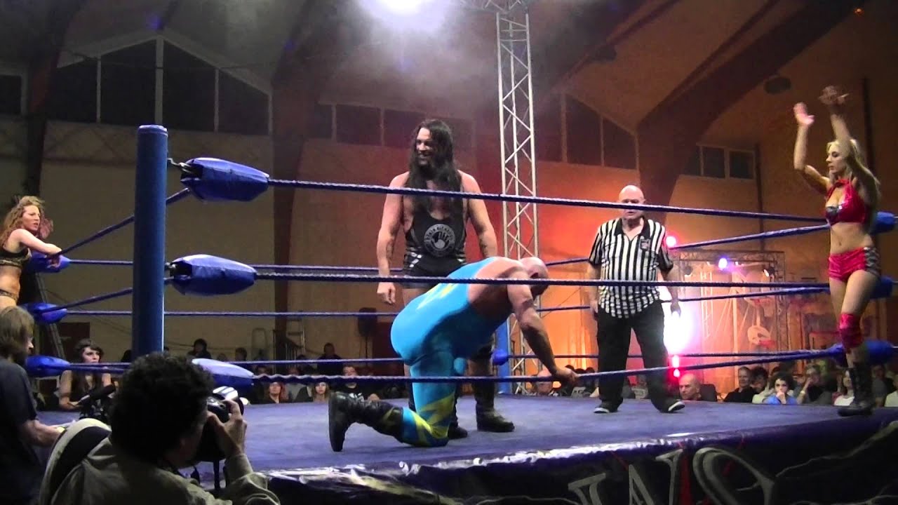 Soiree - Catch - Bonneval - Avec Le catcheur Flesh Gordon - 12/04/2014