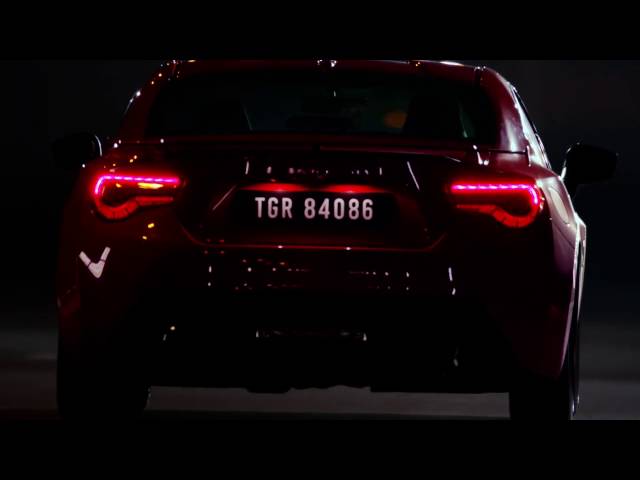 【レア】能年玲奈　ネッツトヨタ広島　B1特大ポスター　TOYOTA　限定もの のん｜Netz】「いい未来を走ろう。」篇 ♫君の住む街（関取花