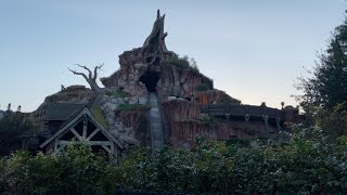 I don't normally film water rides for one reason "water." but, when
was about to get my own log on splash mountain in disneyland just had
to! recorded wi...