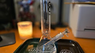 Beaker Bongs: Must Have For Any Cannabis Enthusiast