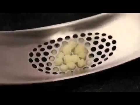 Пресс для чеснока Joseph Joseph Rocker Garlic Press