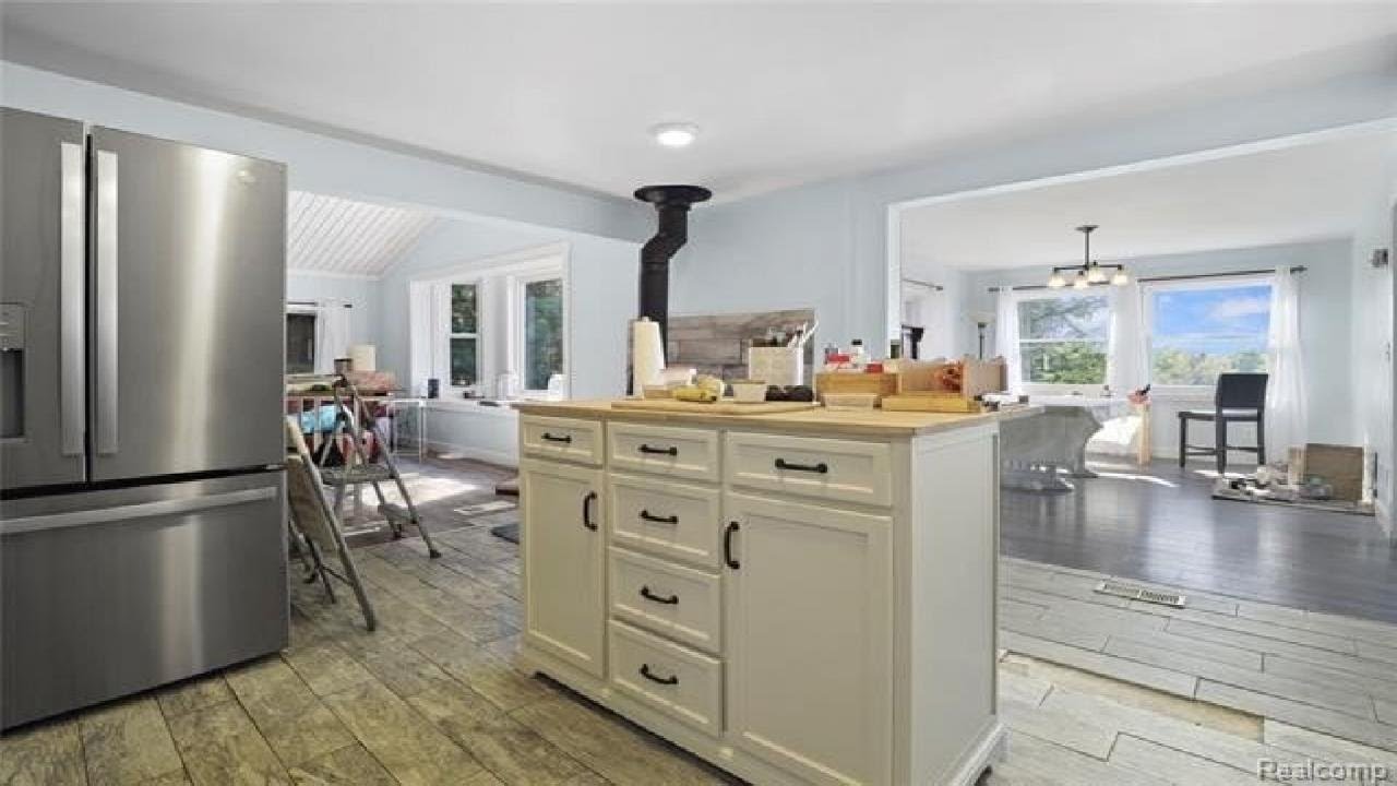 7441 Tipsico Lake Road, Holly, MI Presented by Mahmoud Gasama.