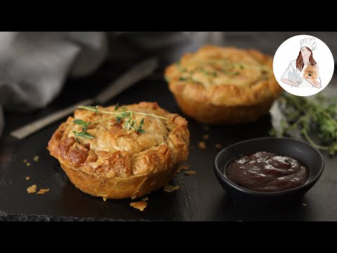 Video: How To Make Minced Chicken Puff Cheese Pie