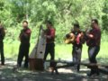 escuchen esta cansion viejita pero bonita cancion ranchera paredones