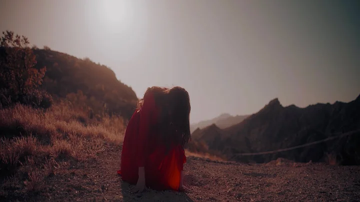 Julia kahn - Reaching (official video)