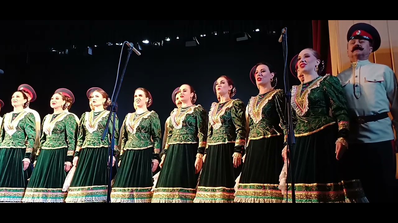 Ансамбль песни и пляски имени Квасова.