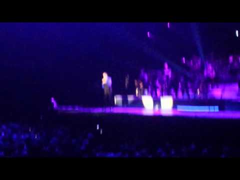 Neil Diamond. (HD). Hello Again. 26/7/15. O2 London.