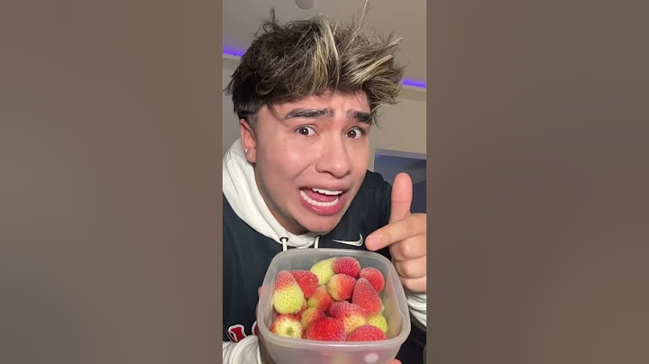 COMPLACIENDO ANTOJOS A MI NOVIA EMBARAZADA 🩷🤰🏻 PIÑA Y FRESA