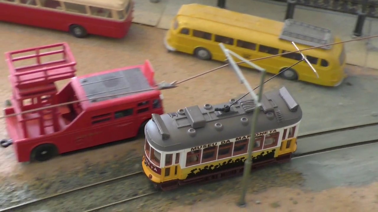 Motorising  a Lisbon Remodelados Tram for H0