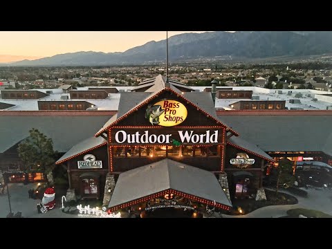 Bass Pro Shops今季人気商品　AMERICA A Bass Pro Shops Christmas: Greatest Outdoors Shop in the World