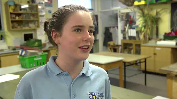 Pupils turn rubbish into art during workshop