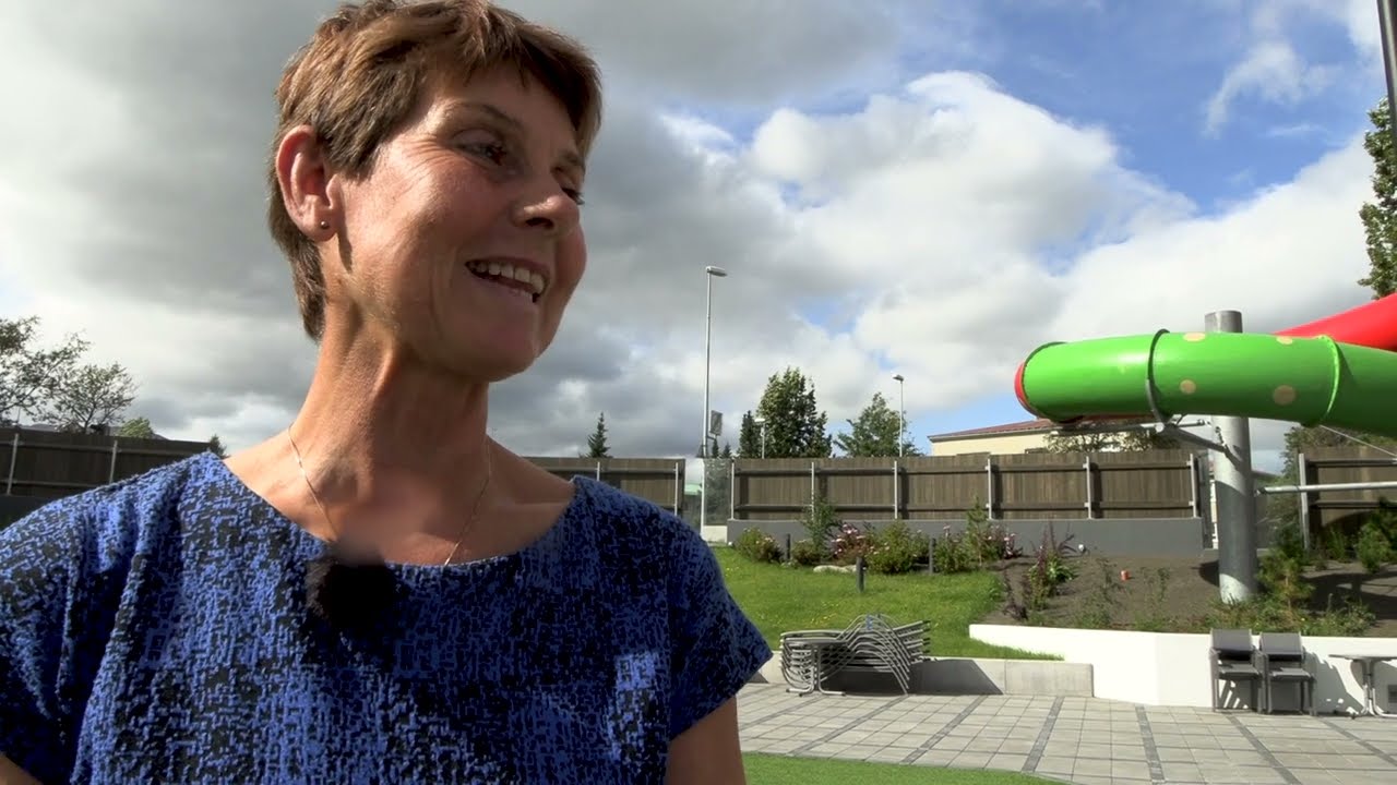 Sundlaug Akureyrar — Sundlaug Akureyrar — video poster