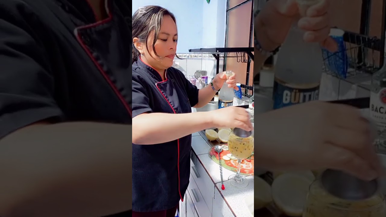 Elaboración de cócteles con productos  Ecuatorianos 