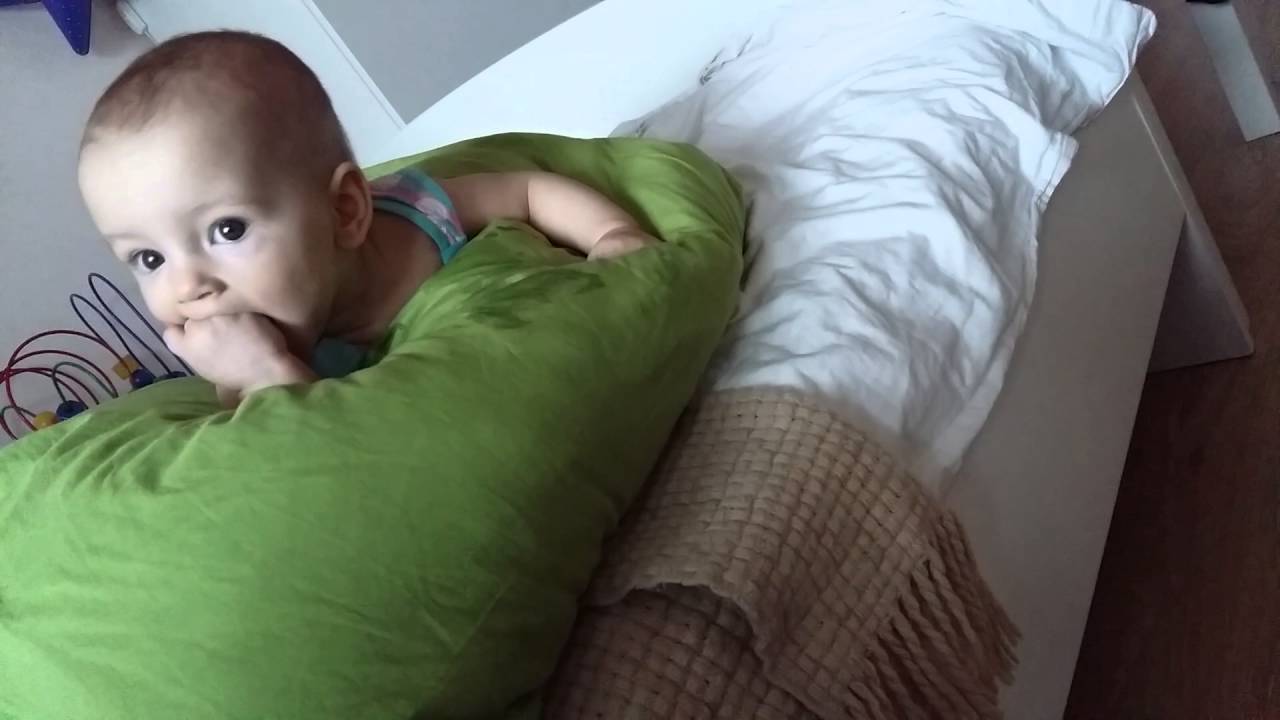Ребенок упал с кровати в 8 месяцев