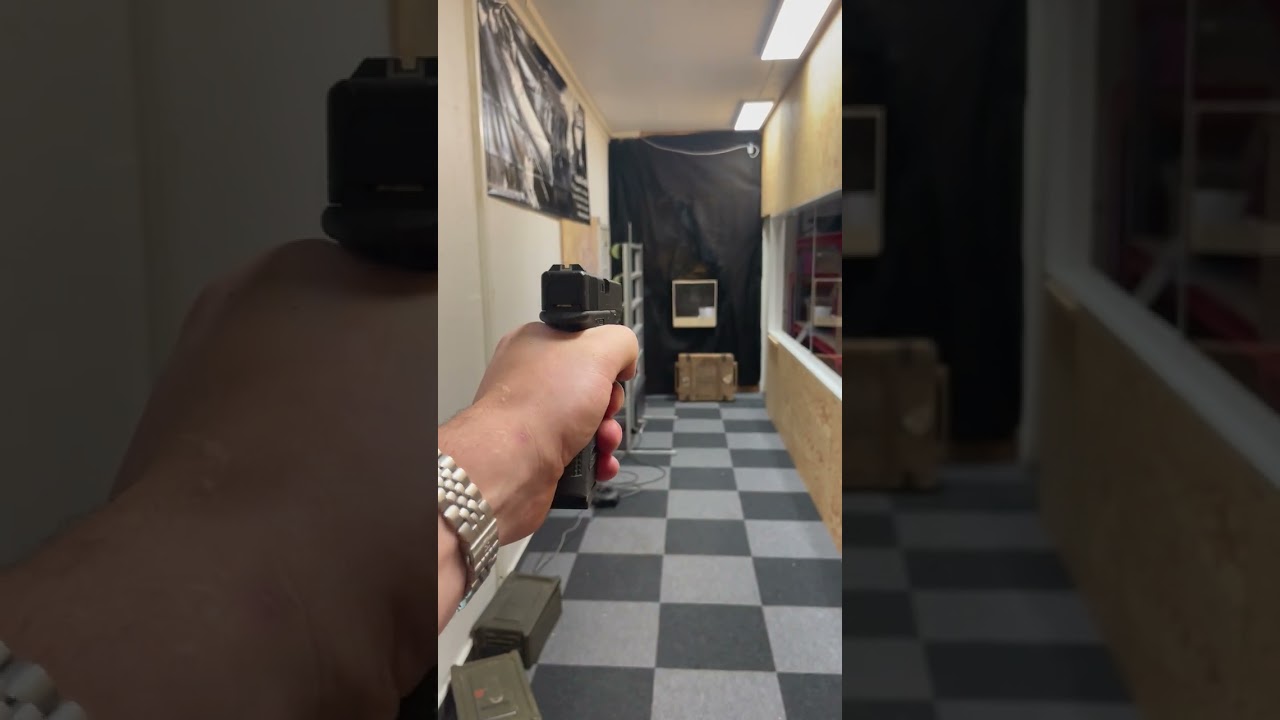 Umarex Glock 17 2.6428 — Full Blowback Airsoft Pistol in Action