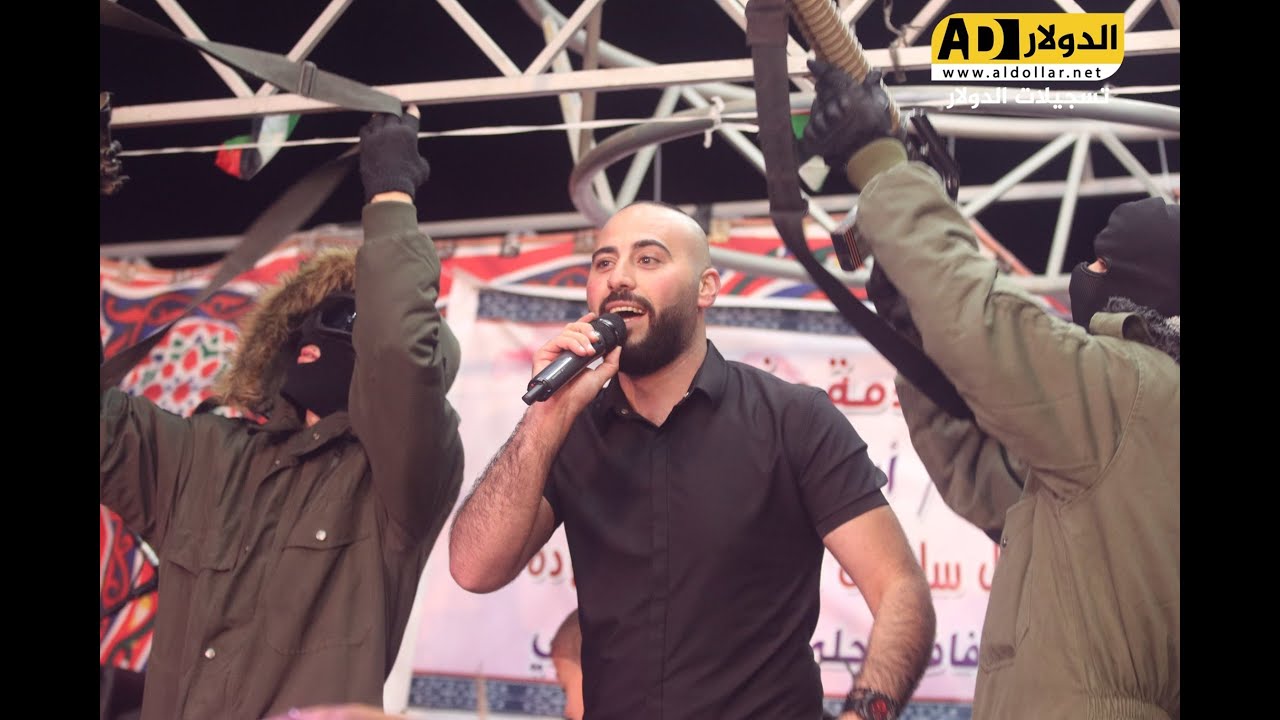 الفنان أبوزكي بورو يستمر بالغناء رغم كثافة إطلاق النار في استقبال العريس رجائي ابوسنينة الدولار