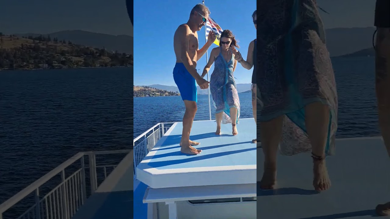 Live Performance time #Houseboat #lakelife #reggaevillepremiere #music #goldmyndmusic #rasta #live