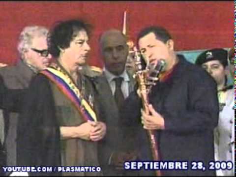 Resultado de imagen para IMAGENES DE CHAVEZ REGALANDO LA ESPADA DE BOLIVAR