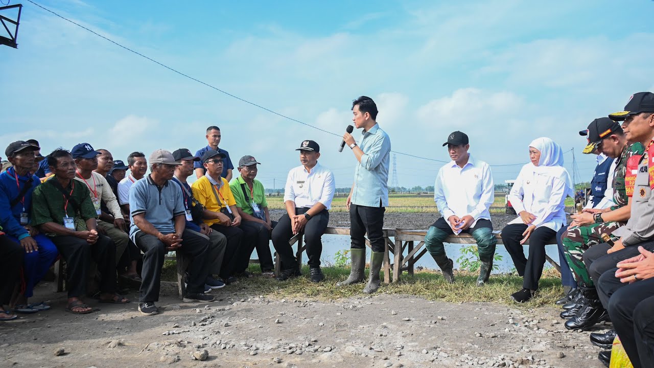 Wapres Menghadiri Penanaman Padi di Desa Dempel, Ngawi
