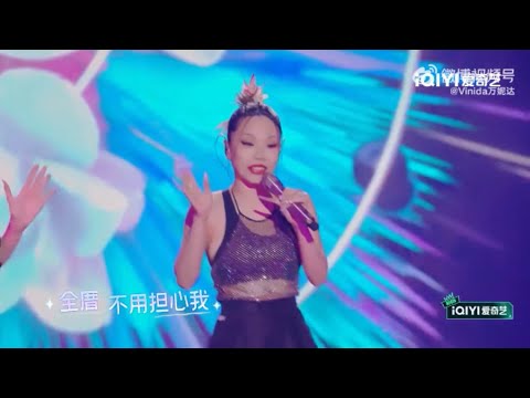 【#福建方言又火出圈了】最近，福州姑娘萬妮達的福州話Rap《MoJiaDai 莫加戴》火了！網友們沒有因福州話的方言門檻望而卻步，反而接連表示「真好聽！」「太上頭了！」你聽得懂福建哪裏的方言？