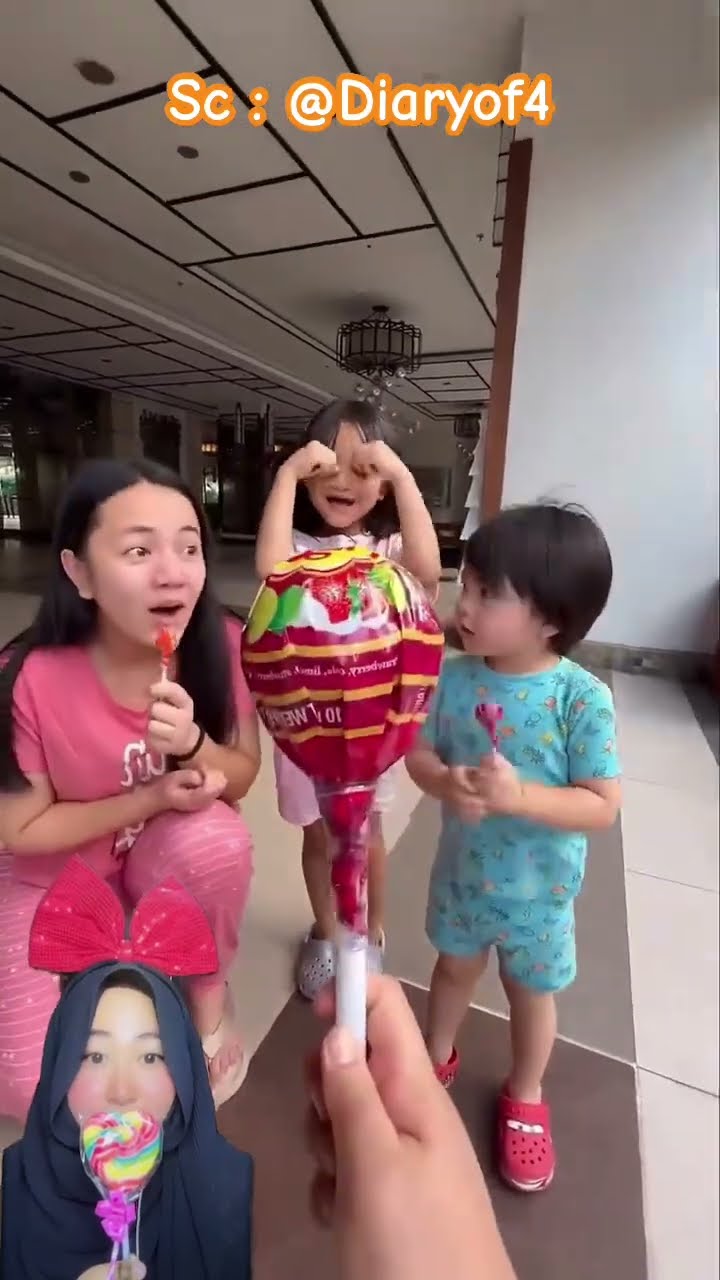 REBUTAN PERMEN MAMA DAN ADIK DAPAT ⁉️ TAPI KAKAK DAPAT JUGA YANG BESAR ?@Diaryof4 #shorts #funny