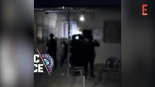 Αστυνομικοί εισβάλλουν σε σπίτια μελών σπείρας στη Φυλή
