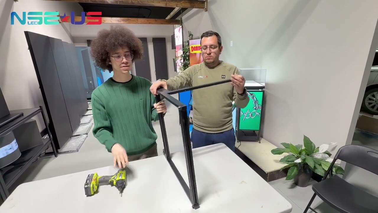 SEAMLESS LED POSTER SETUP