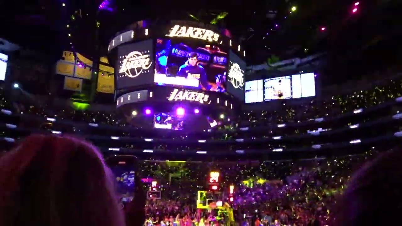 Checkin' Out Team LA Store @ The Staple Center & Lakers Game Yo! 