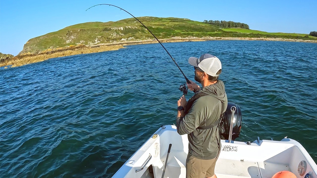 Deep and Shallow Water Bass Fishing | Lure Fishing For Bass