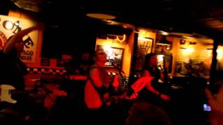 Video thumbnail of "Tako - La dama de blanco (Acústico zgz 27-5-2011)"