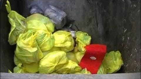 HOPPER ACTION - Pendulum Packing Garbage