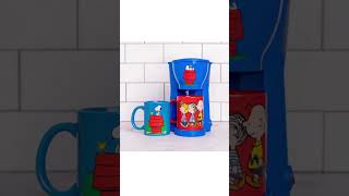 Uncanny Brands Peanuts Single Cup Coffee Maker Gift Set with 2 Mugs || kaffa abode