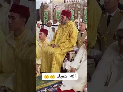 الملك محمد السادس يؤدي صلاة العيد