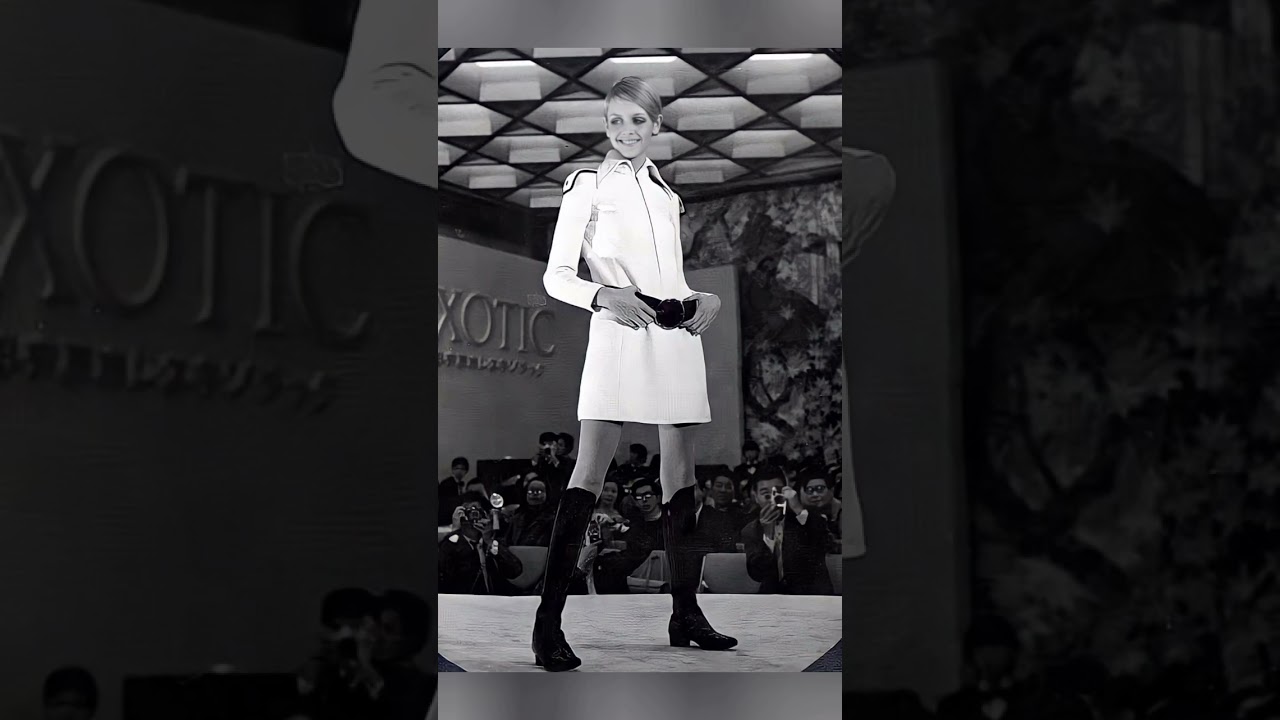 Model Twiggy Japanese Runway 1967