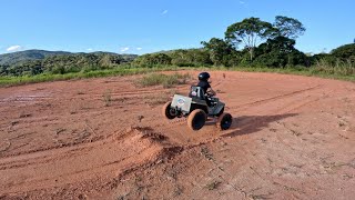 NENEM DEU UM SALTO NA PISTA DO TERRÃO COM O MINI JEEP. Thiago velho 