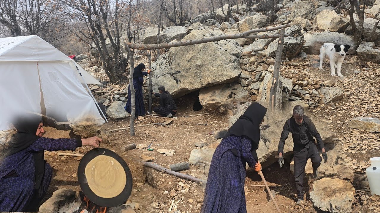 Учимся строить деревянное убежище в горах | Кочевая жизнь зимой 🛖