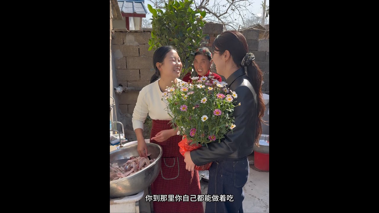 今天和小姑姐一起自制鸭货，卤了一锅 一家人吃的很开心，看起来我们卤的还算成功❤️