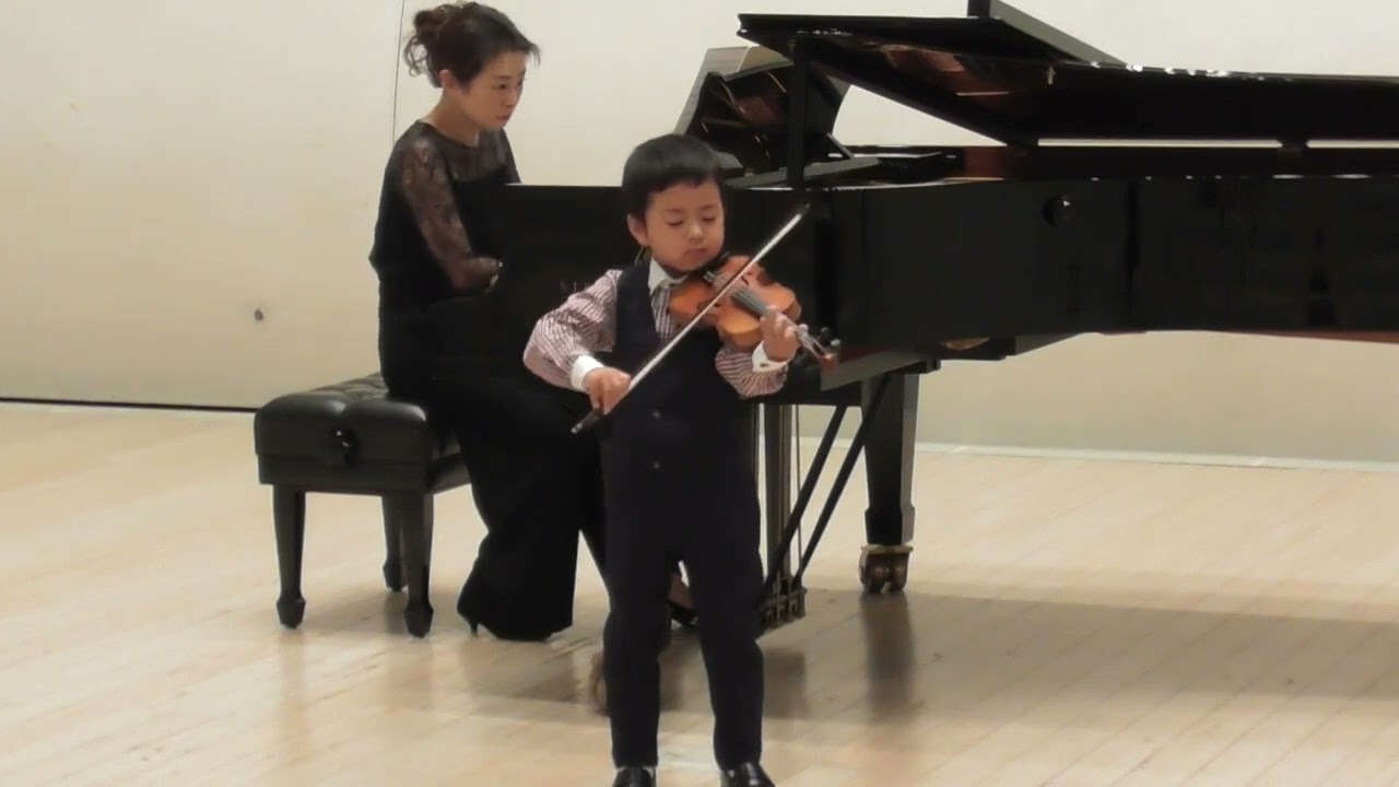 4 years old, violin ヴァイオリン　ヴィヴァルディ　協奏曲イ短調 第1楽章