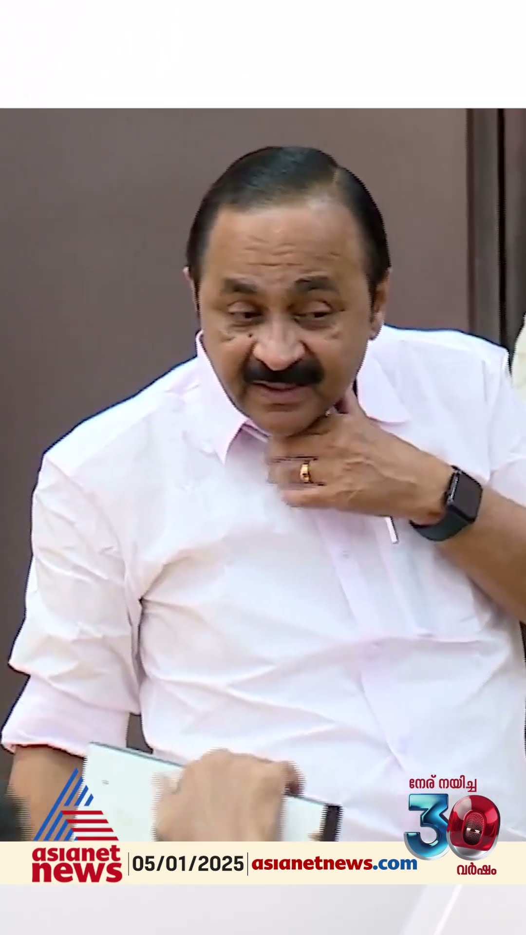 'അണികളെ ആശയക്കുഴപ്പത്തിലാക്കി നേതാക്കൾ തമ്മിലുള്ള ഈ മത്സരം പാർട്ടിക്ക് നന്നാണോ?'