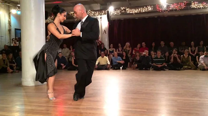 Adriana Salgado & Orlando Reyes performing Argenti...