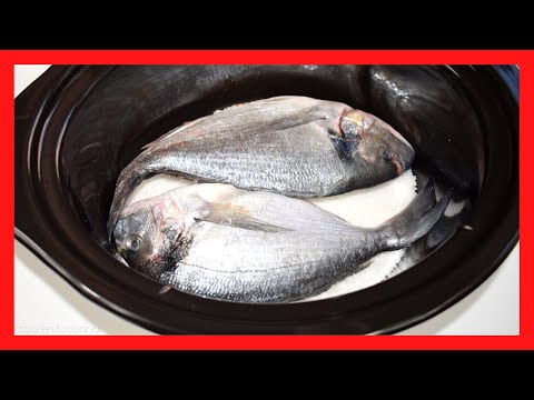 Video: Cómo Cocinar Pescado En Una Olla De Cocción Lenta (carpa En Crema Agria)