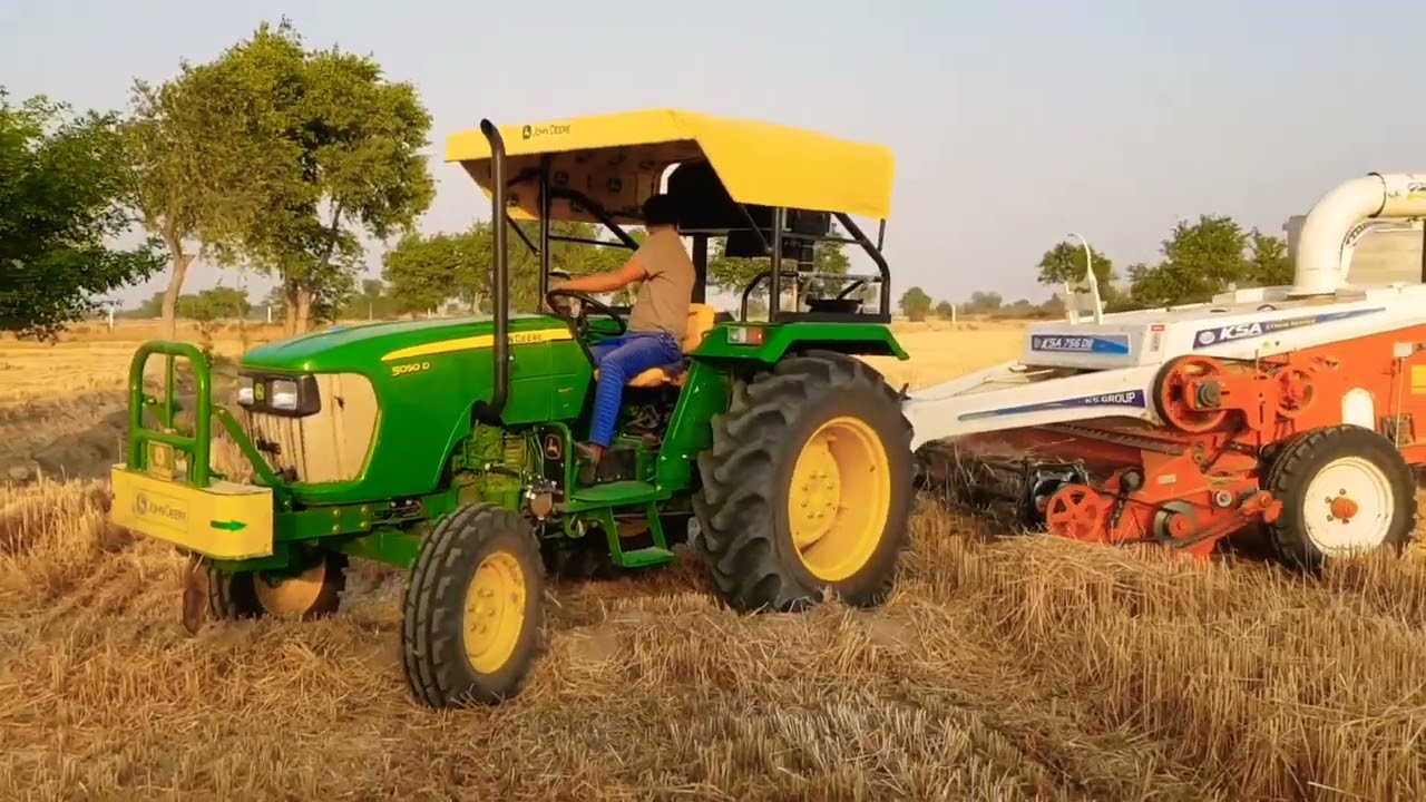 🚜John Deere 5050D🚜 On Straw Reaper